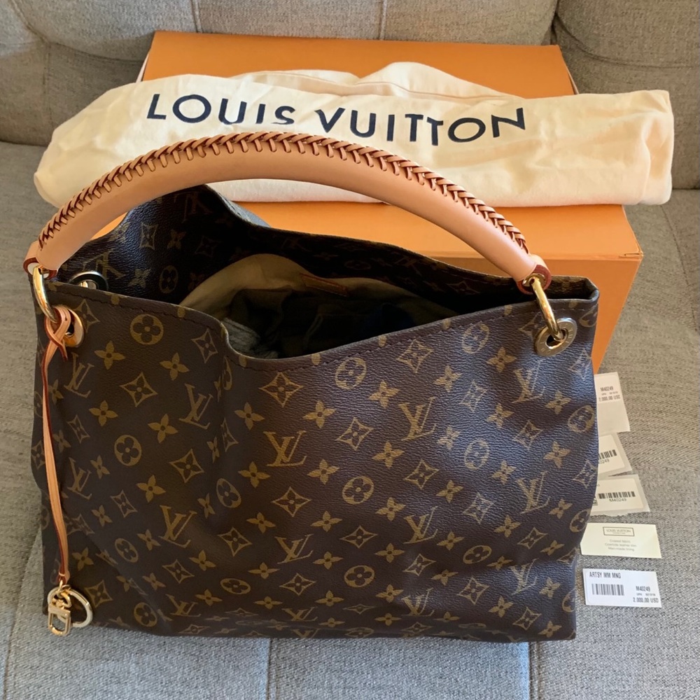 Louis Vuitton Artsy MM